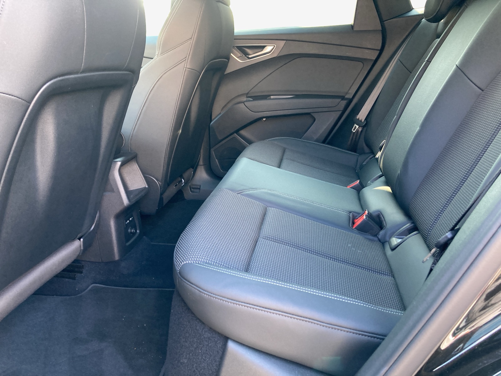 AUDI Q4 Sportback e-tron 35-image-12