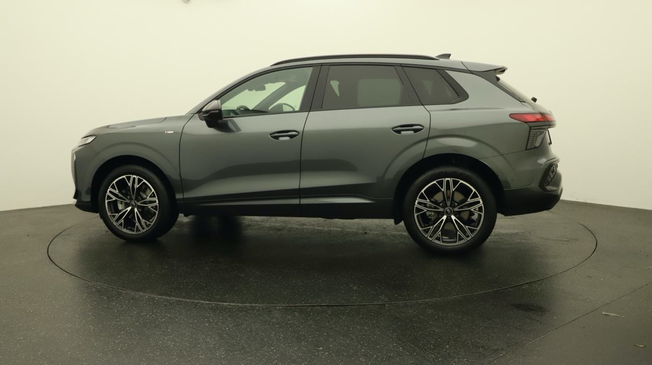 AUDI Q3 SUV TFSI quattro 195 kW S tronic-image-1