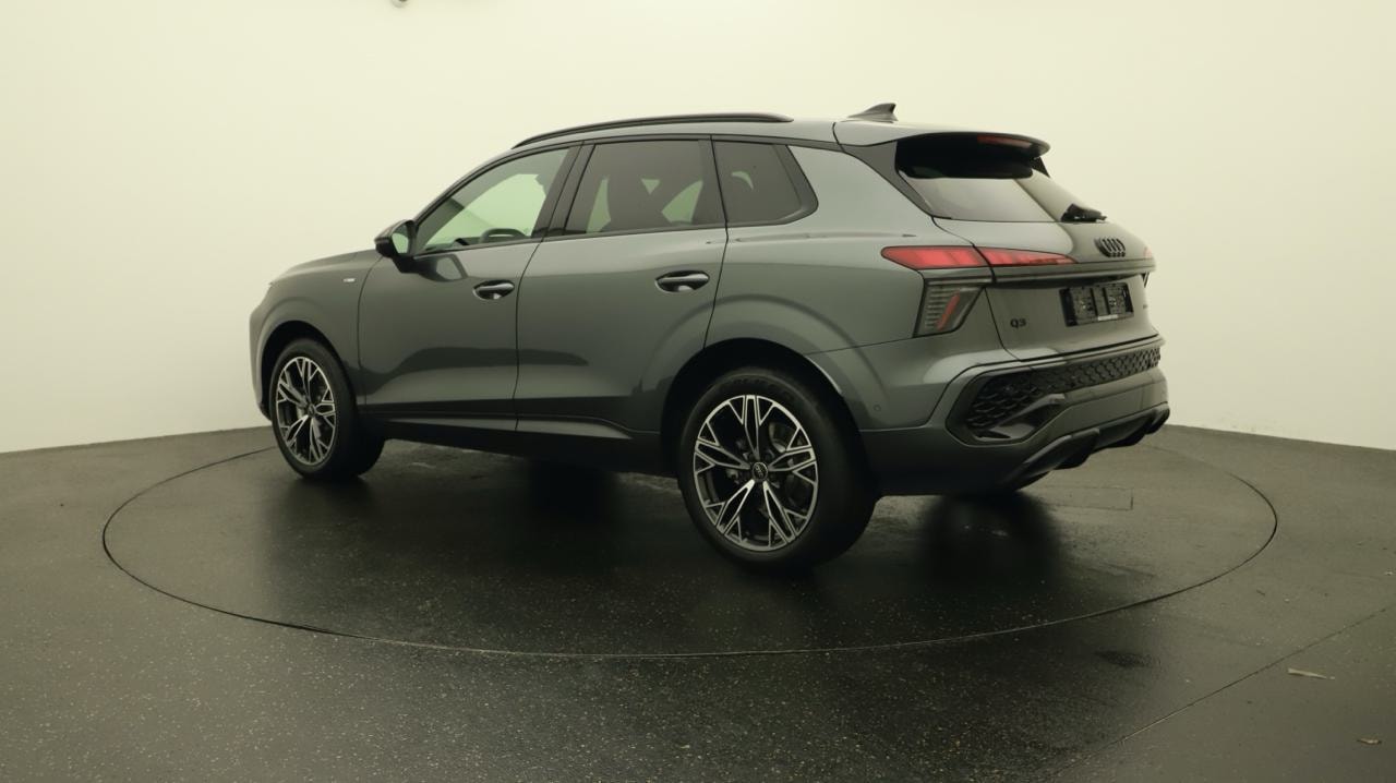 AUDI Q3 SUV TFSI quattro 195 kW S tronic-image-2
