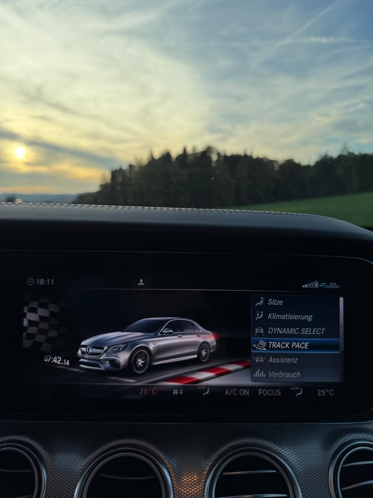 MERCEDES-BENZ E 63 AMG S 4Matic Speedshift MCT-image-12