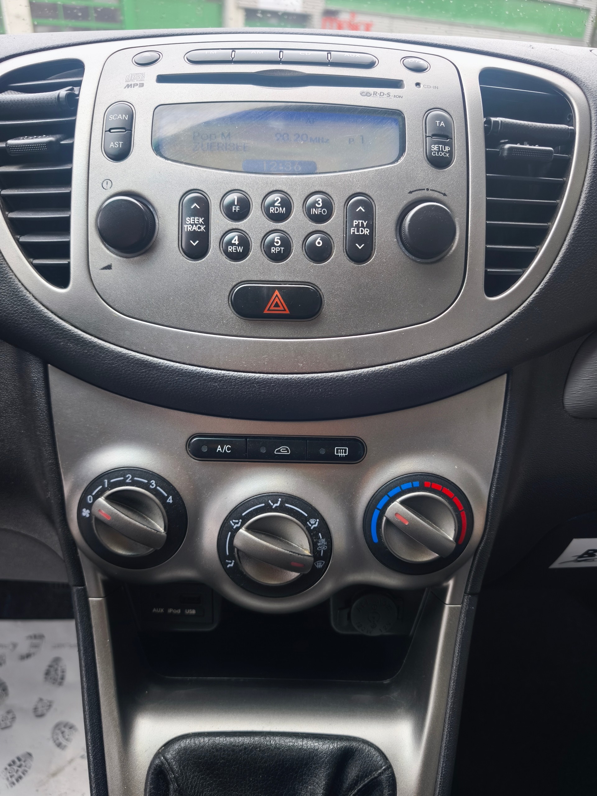 HYUNDAI i10 1.2 Style-image-12