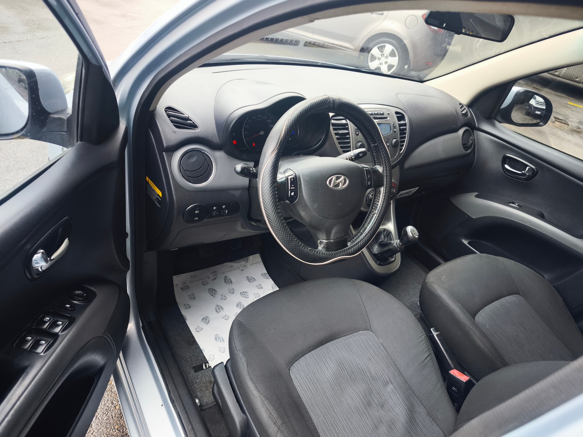 HYUNDAI i10 1.2 Style-image-11