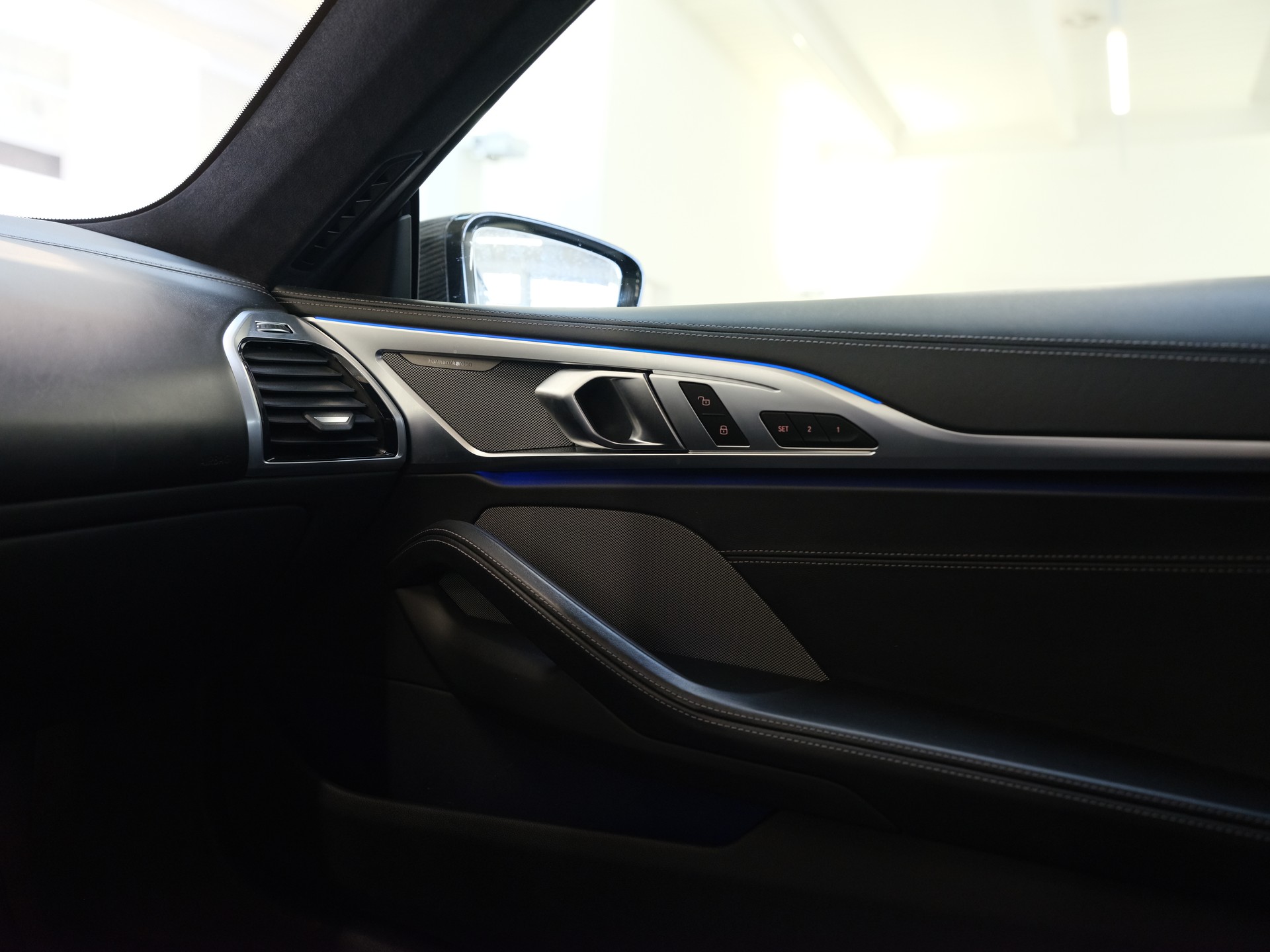 BMW M850i xDrive Steptronic *BLACK-SAPPHIRE*-image-14