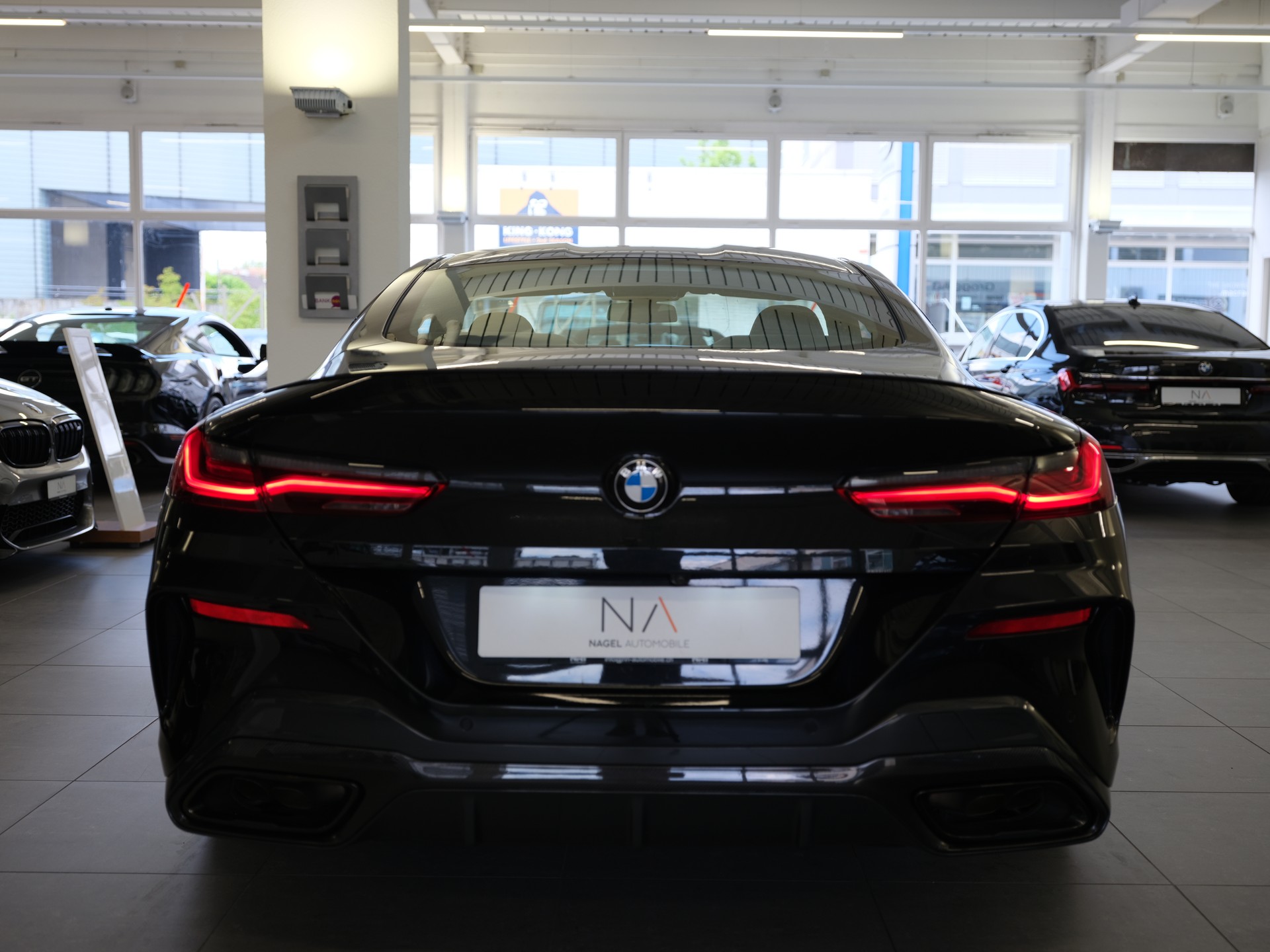 BMW M850i xDrive Steptronic *BLACK-SAPPHIRE*-image-5