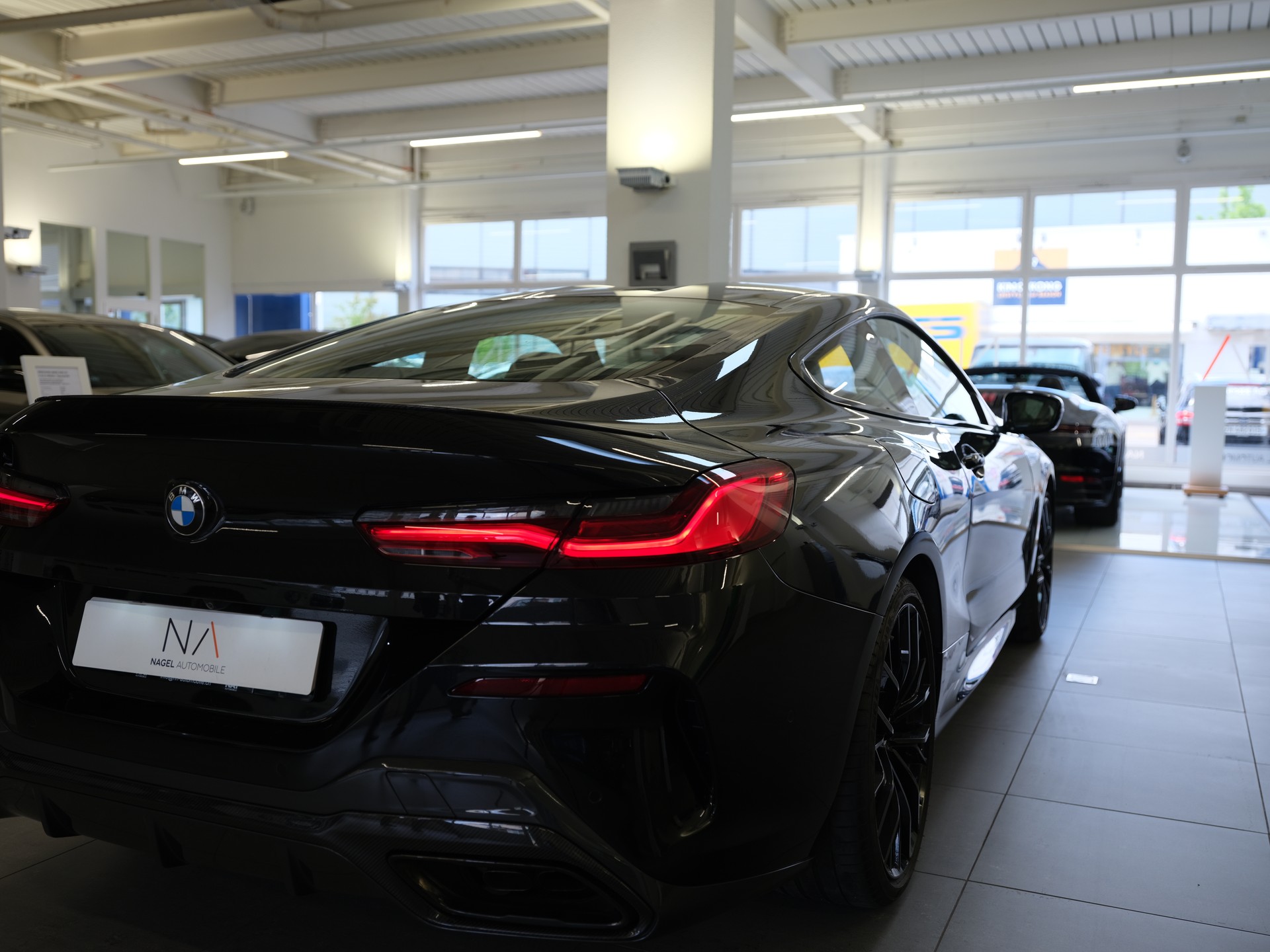 BMW M850i xDrive Steptronic *BLACK-SAPPHIRE*-image-7