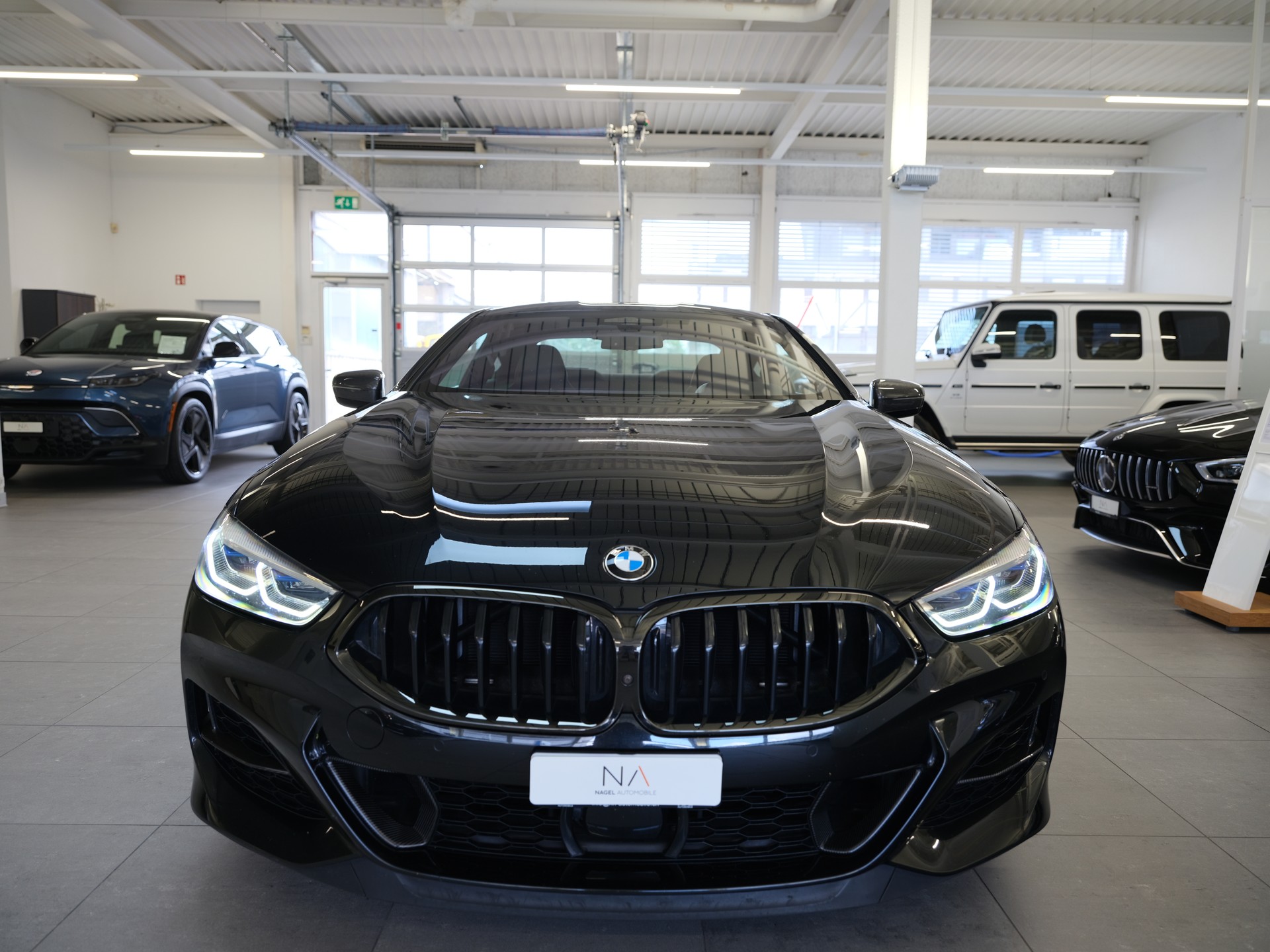 BMW M850i xDrive Steptronic *BLACK-SAPPHIRE*-image-2