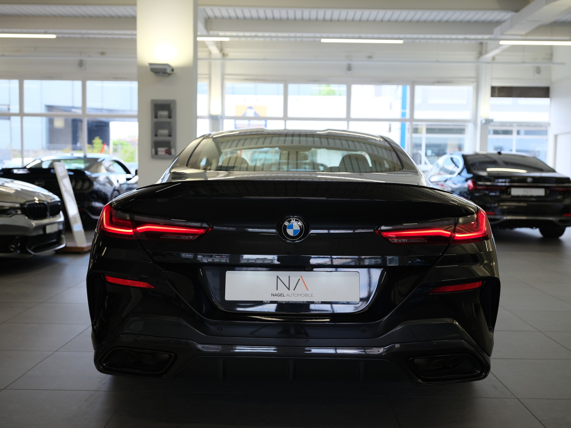 BMW M850i xDrive Steptronic *BLACK-SAPPHIRE*-image-6