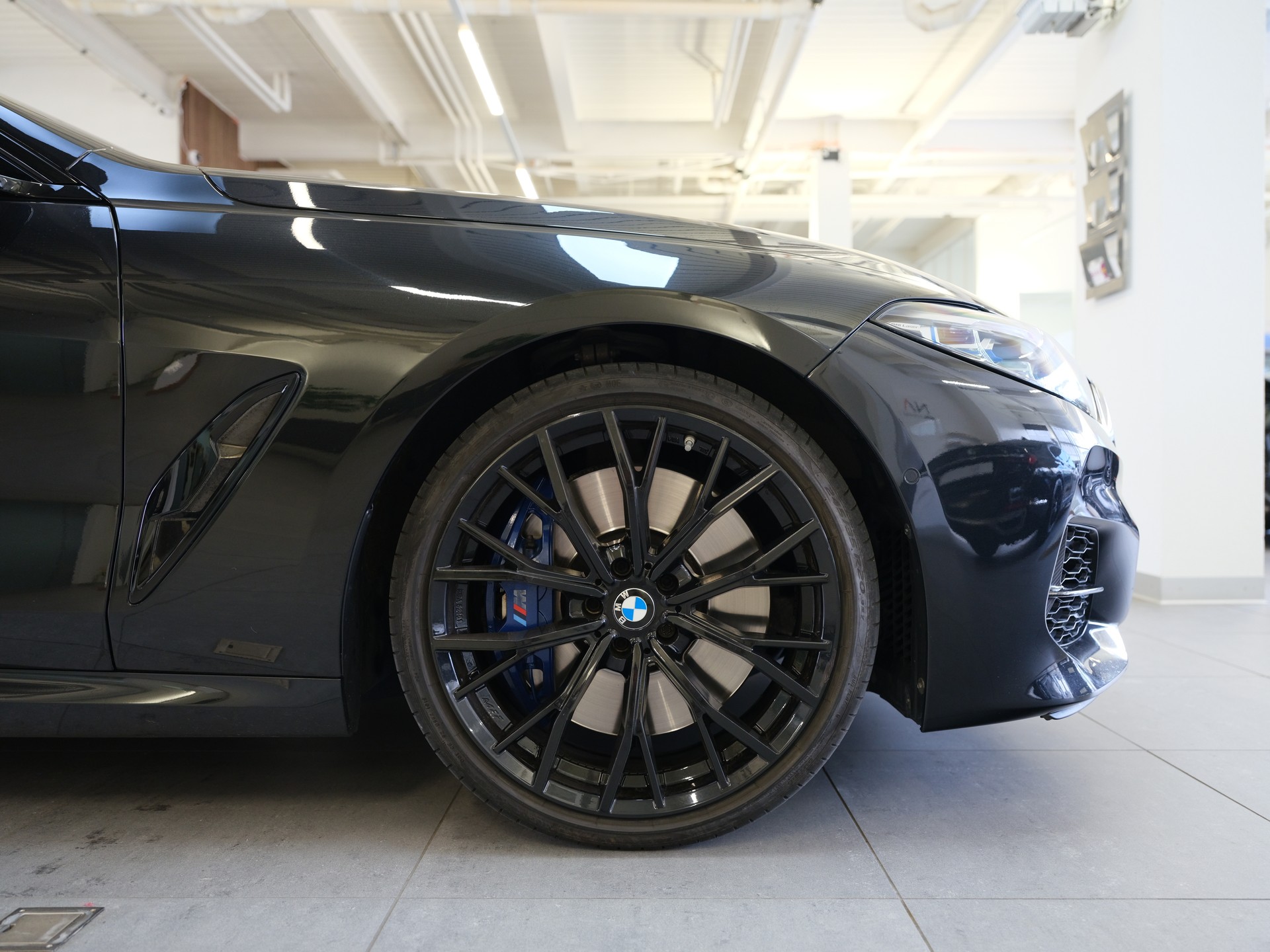 BMW M850i xDrive Steptronic *BLACK-SAPPHIRE*-image-10