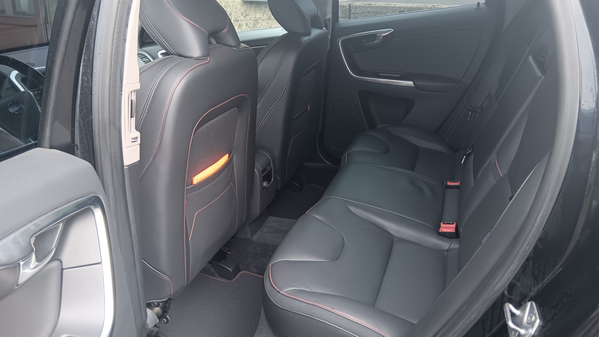 VOLVO XC60 D4 AWD OceanRace-image-6