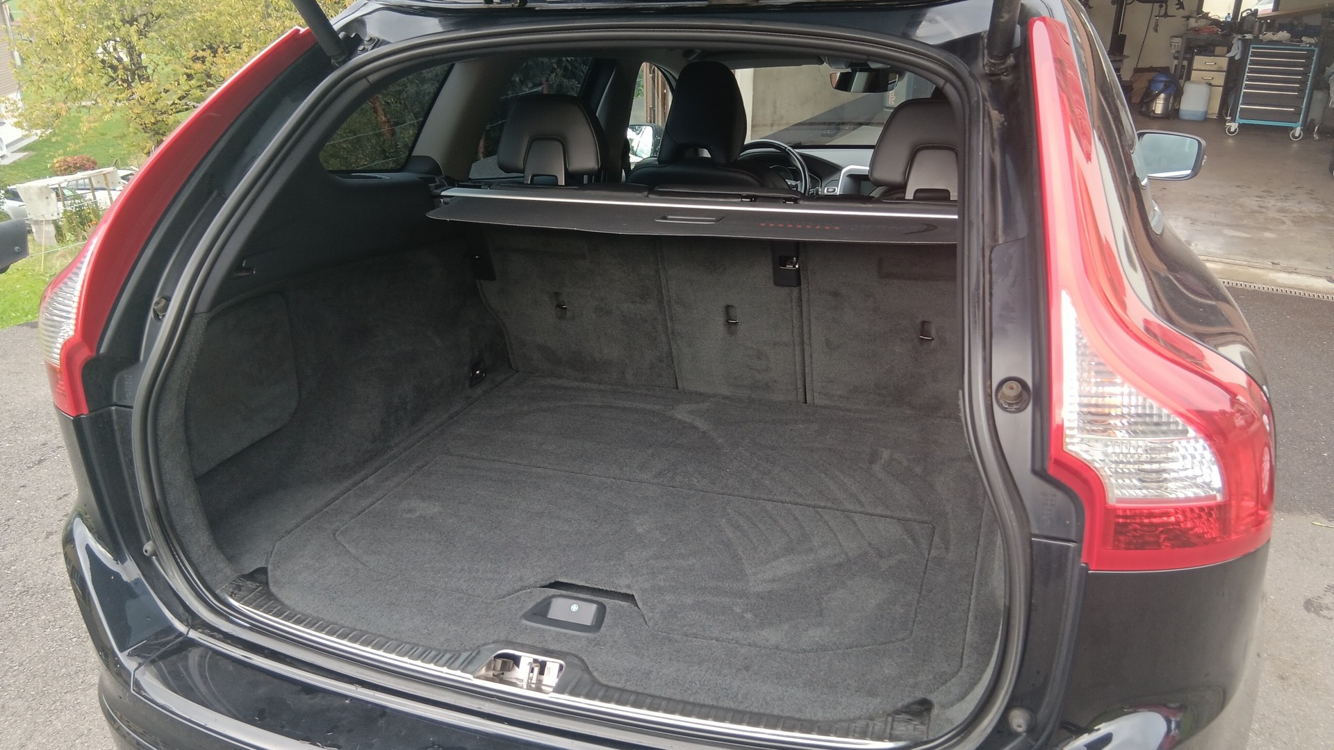 VOLVO XC60 D4 AWD OceanRace-image-7