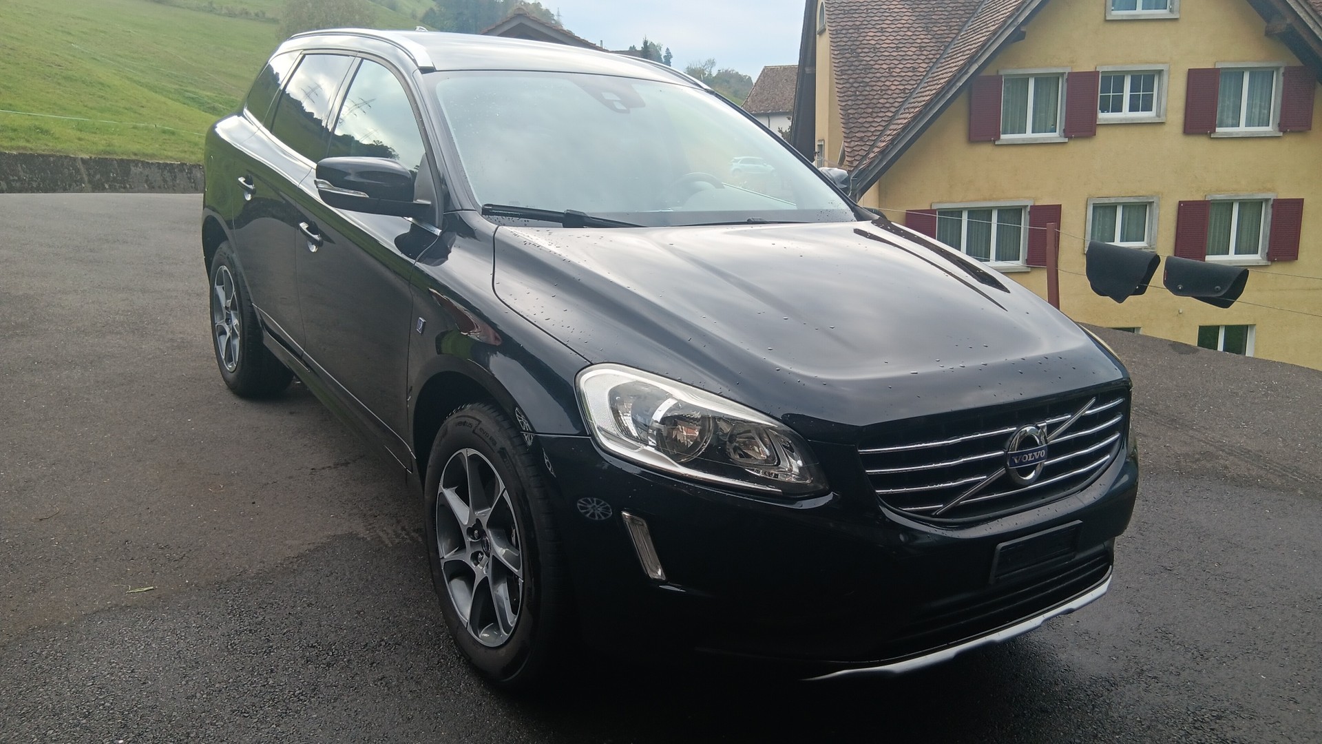 VOLVO XC60 D4 AWD OceanRace-image-1