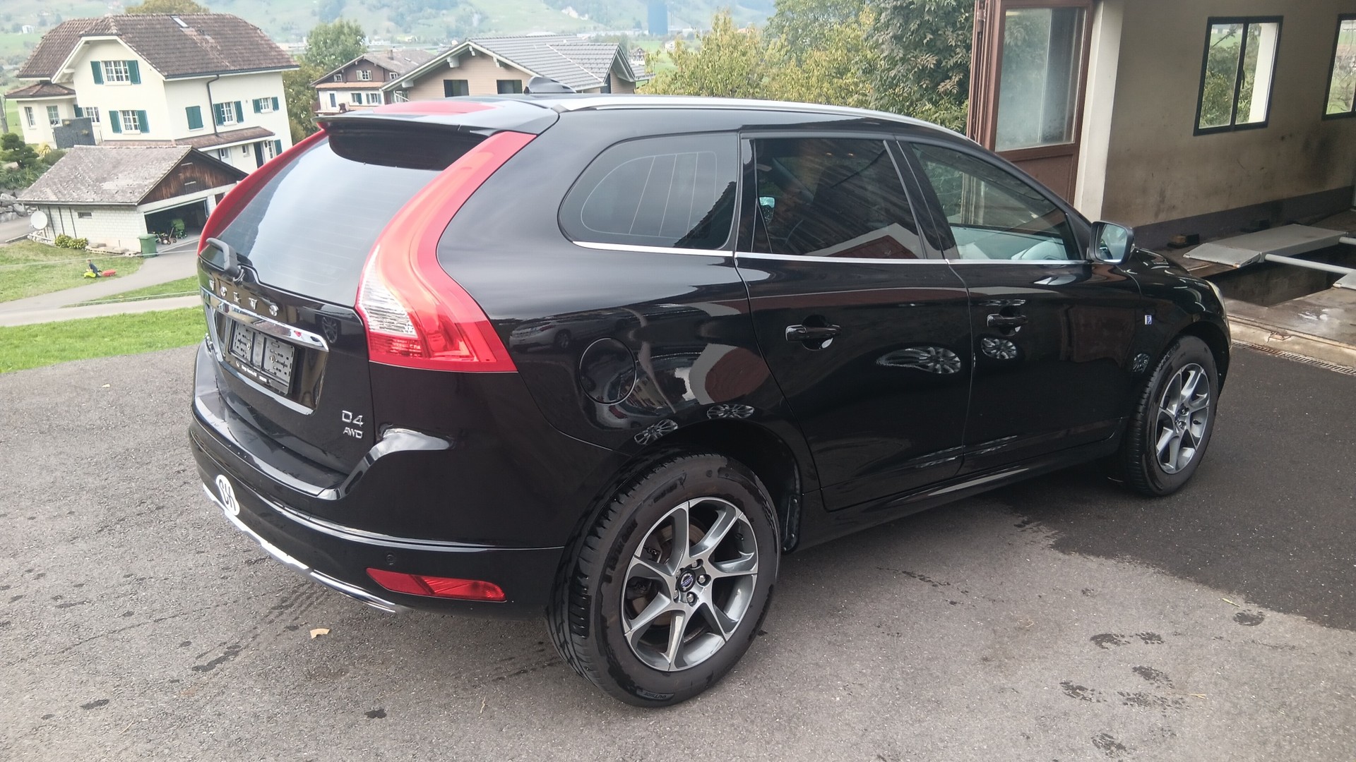 VOLVO XC60 D4 AWD OceanRace-image-3