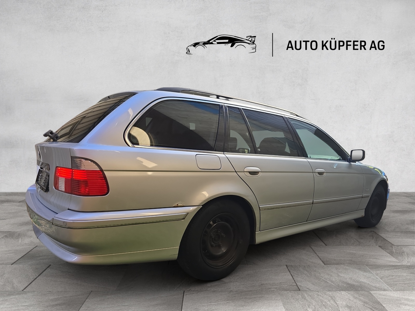 BMW 520i Touring Exclusive Edition (Für Projektfahrzeug o. Export)-image-2