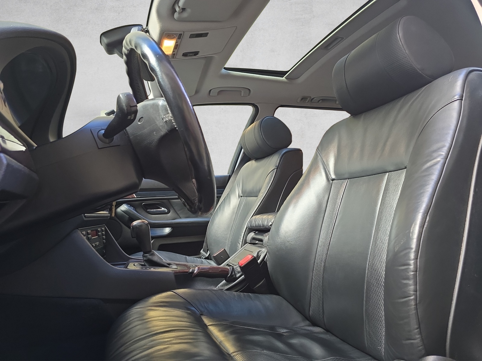 BMW 520i Touring Exclusive Edition (Für Projektfahrzeug o. Export)-image-9