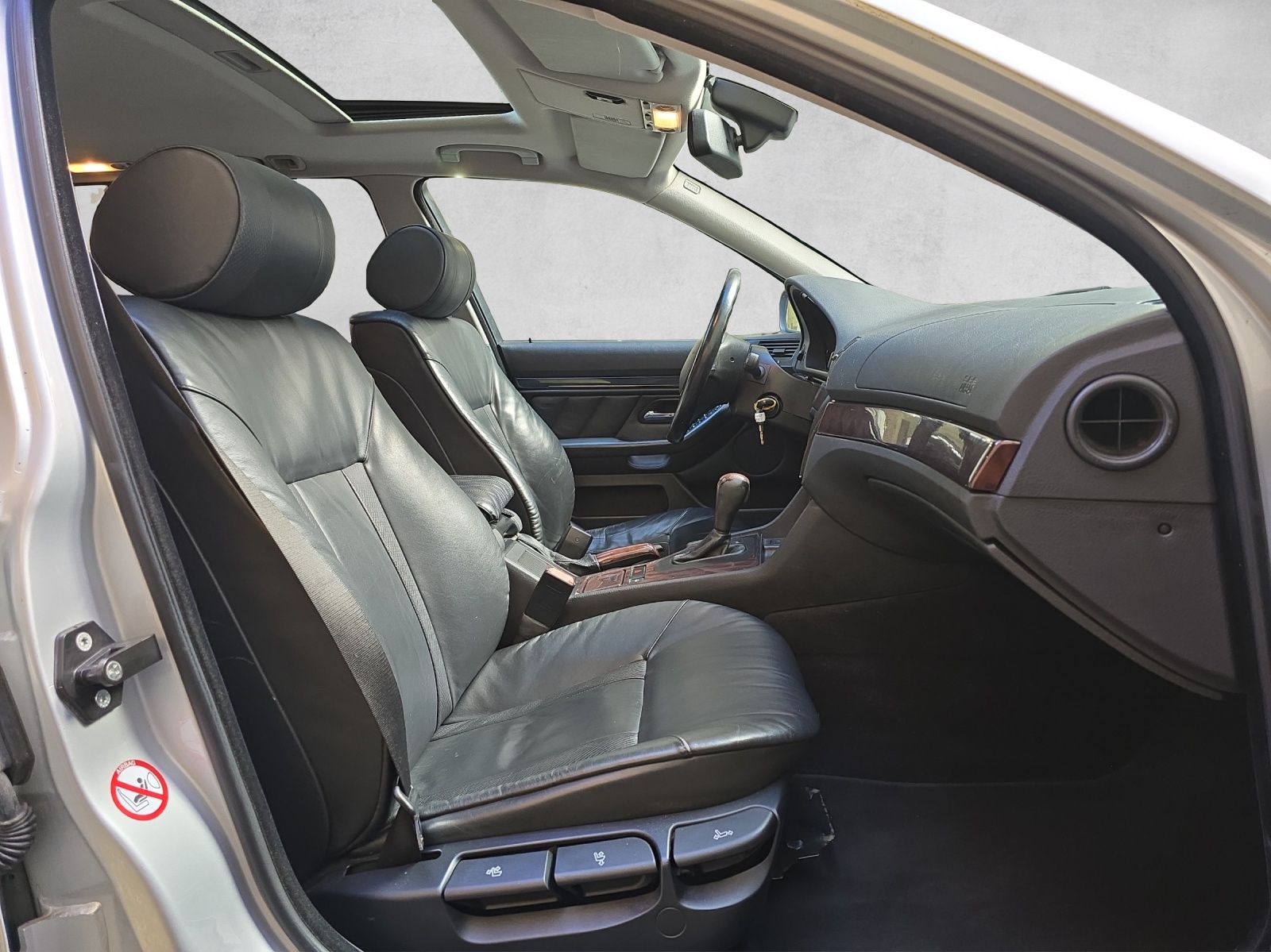 BMW 520i Touring Exclusive Edition (Für Projektfahrzeug o. Export)-image-12