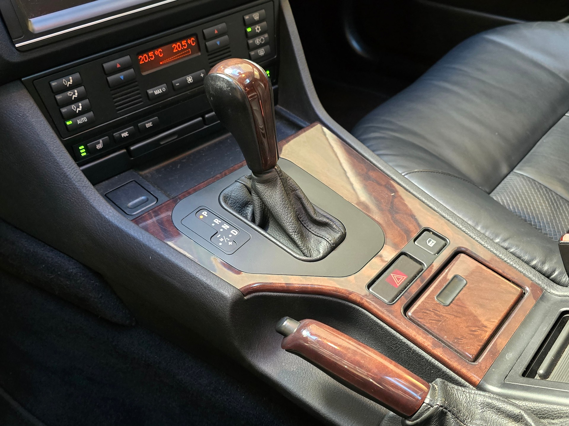 BMW 520i Touring Exclusive Edition (Für Projektfahrzeug o. Export)-image-6