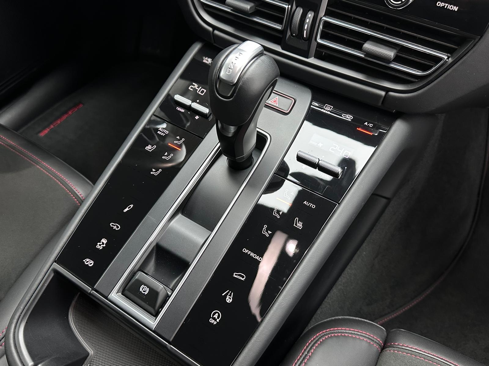 PORSCHE Macan GTS PDK-image-24