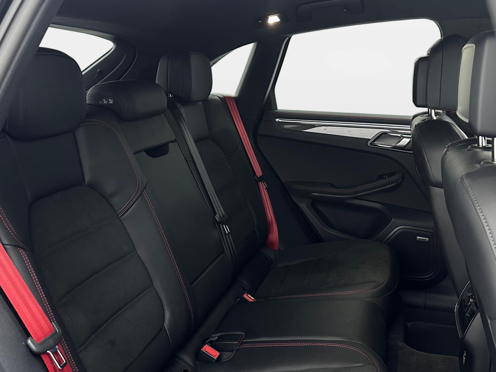 PORSCHE Macan GTS PDK-image-12