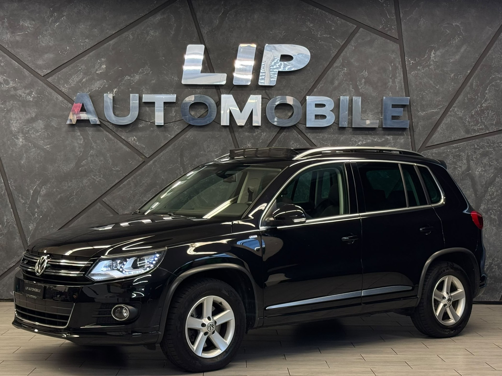 VW Tiguan 2.0 TSI Sport&Style 4Motion DSG R-Line-image-0