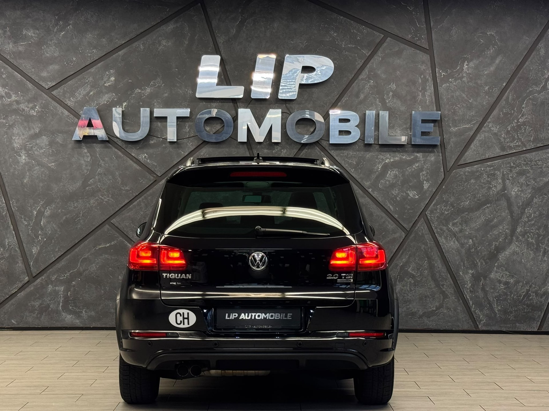 VW Tiguan 2.0 TSI Sport&Style 4Motion DSG R-Line-image-5