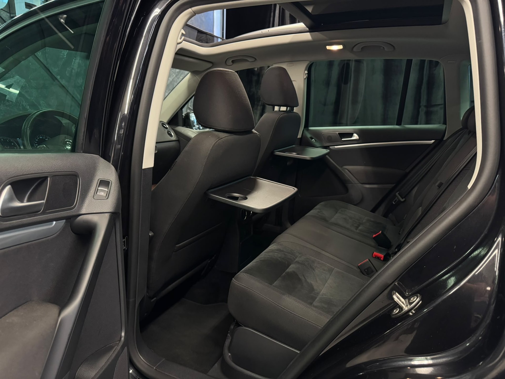 VW Tiguan 2.0 TSI Sport&Style 4Motion DSG R-Line-image-9