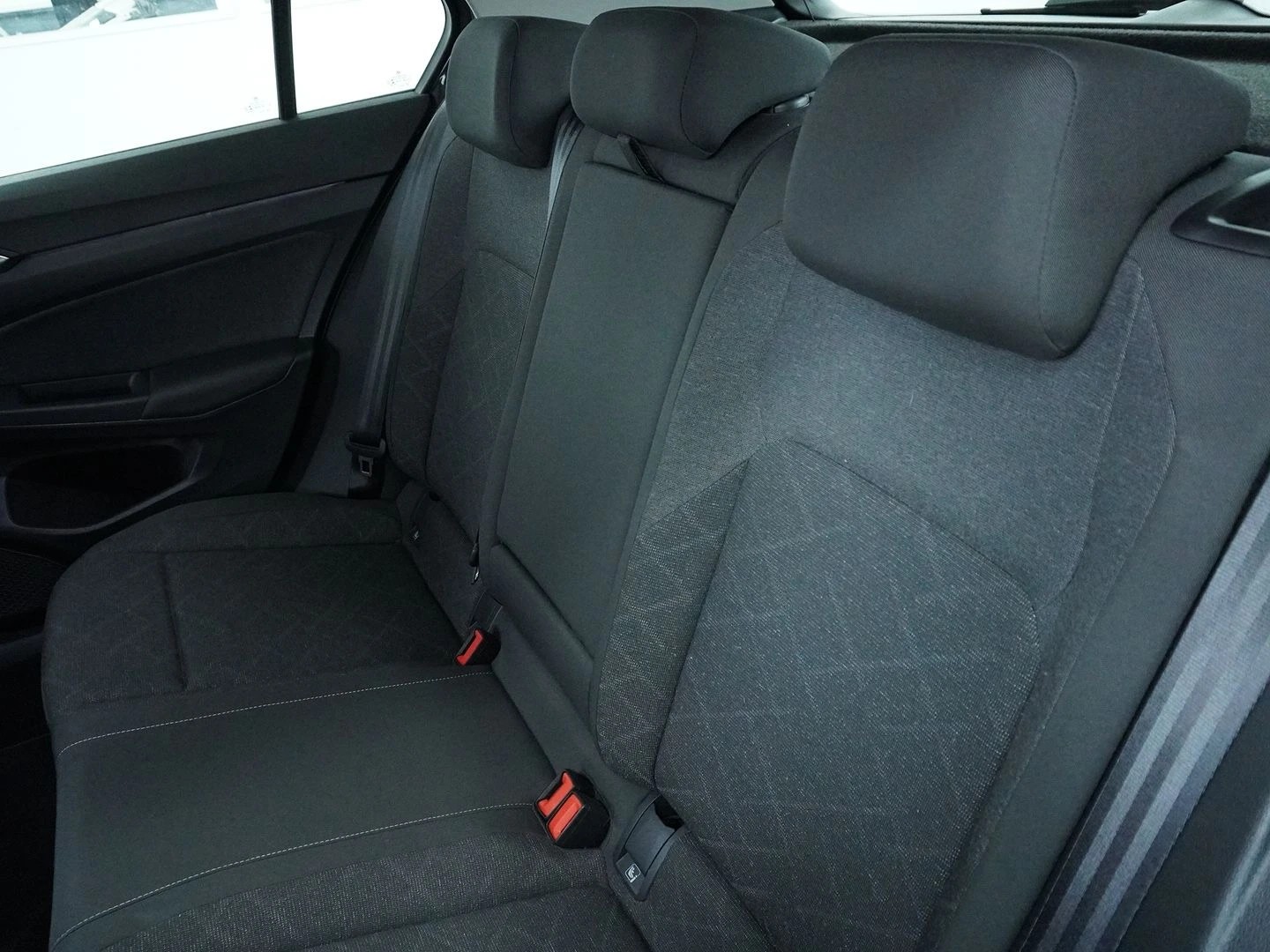 VW Golf 1.0 eTSI mHEV ACTLife DSG-image-5