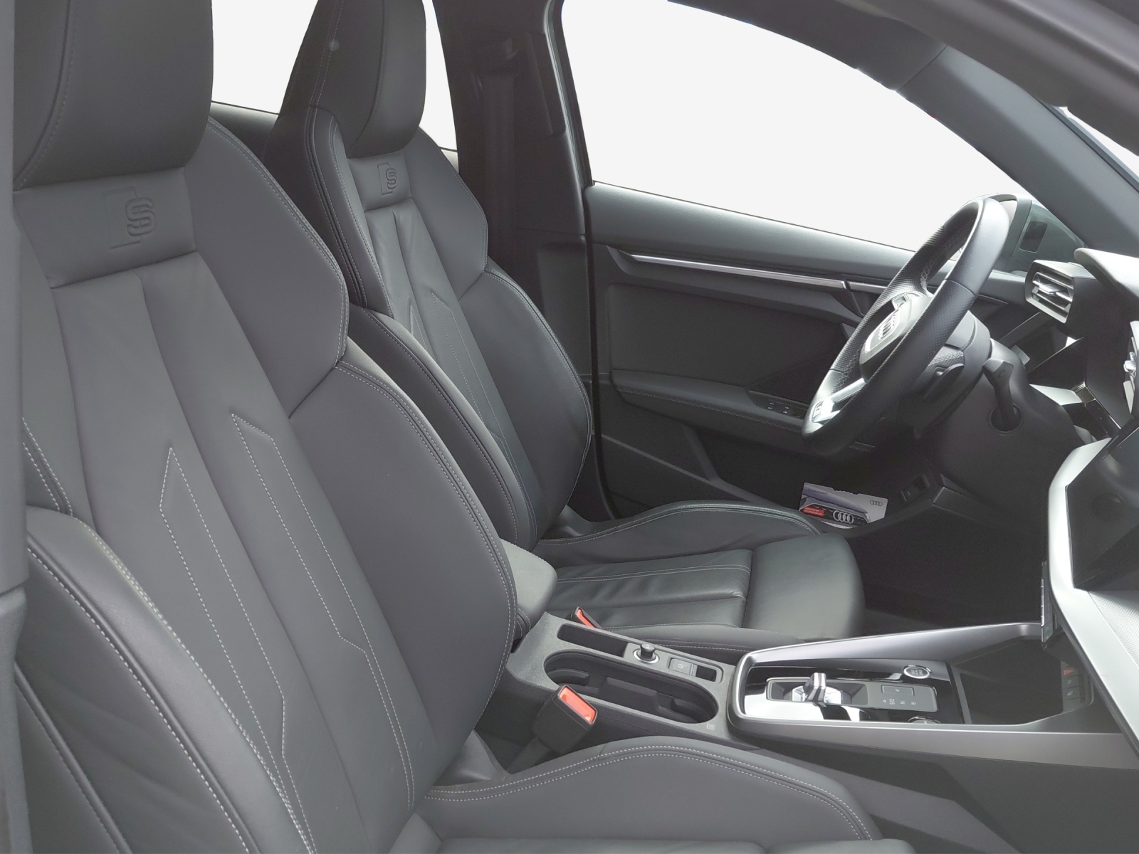 AUDI A3 Sportback 35 TFSI S line Attraction S-tronic-image-15