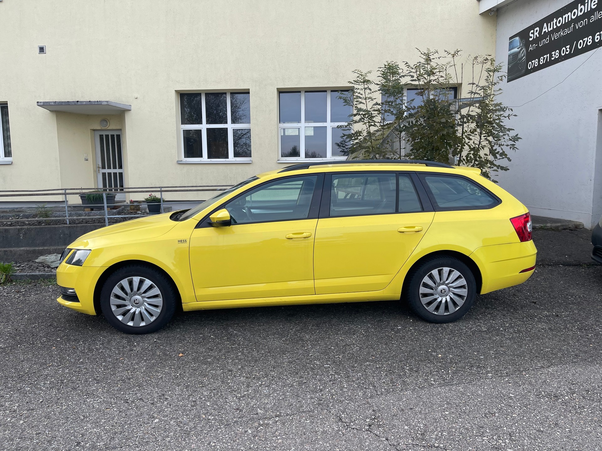 SKODA Octavia Combi 1.6 TDI Active-image-1