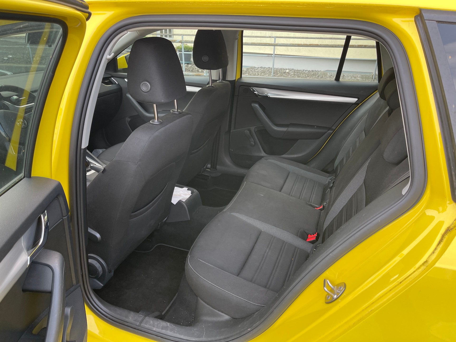 SKODA Octavia Combi 1.6 TDI Active-image-6
