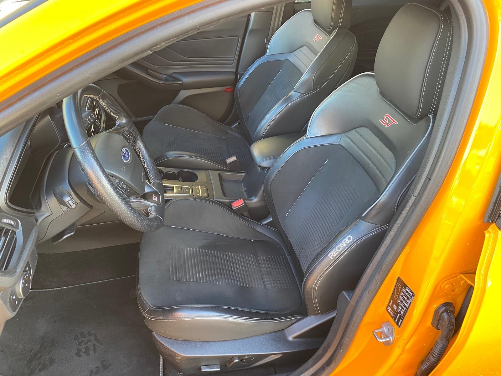 FORD Focus ST 2.3 Styling Paket Automat-image-8
