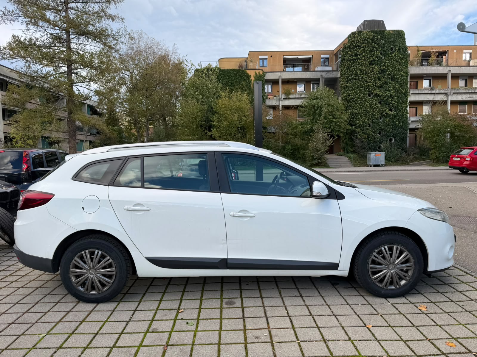 RENAULT Mégane Grandtour 1.5 dCi Dynamique EDC-image-4
