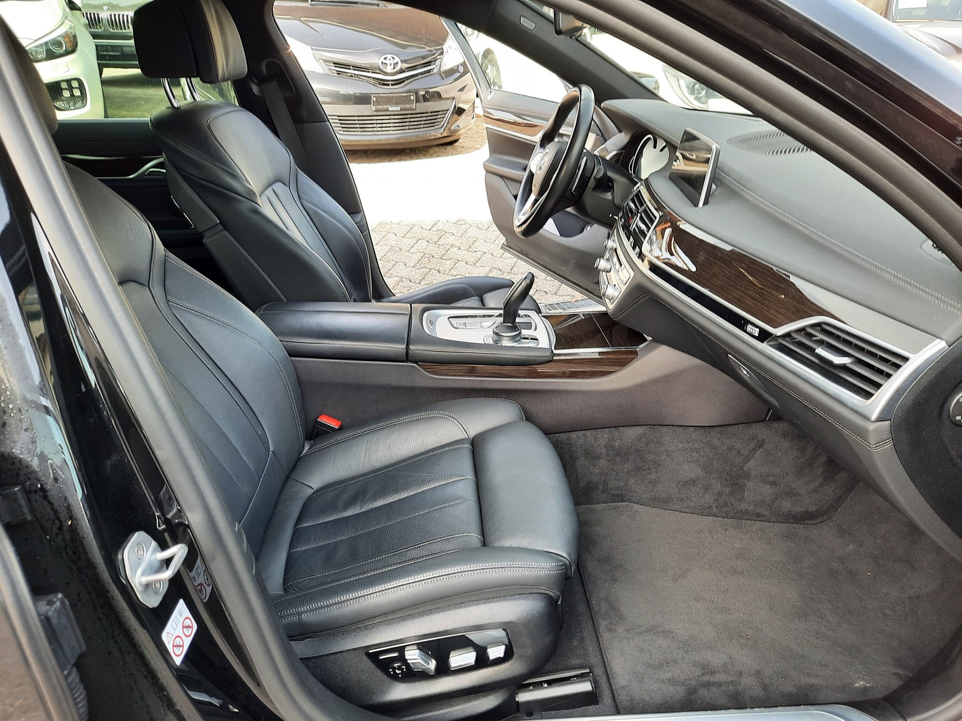 BMW 730d xDrive Steptronic-image-13