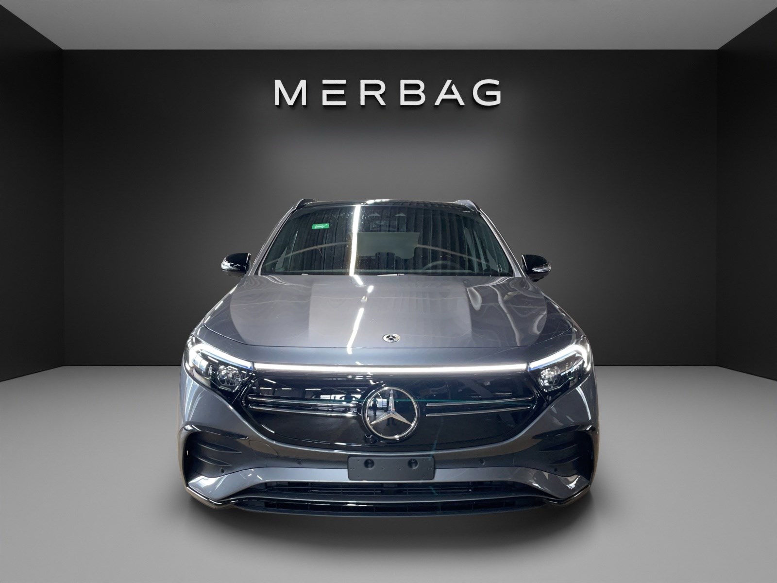 MERCEDES-BENZ EQA 250 AMG Line-image-1