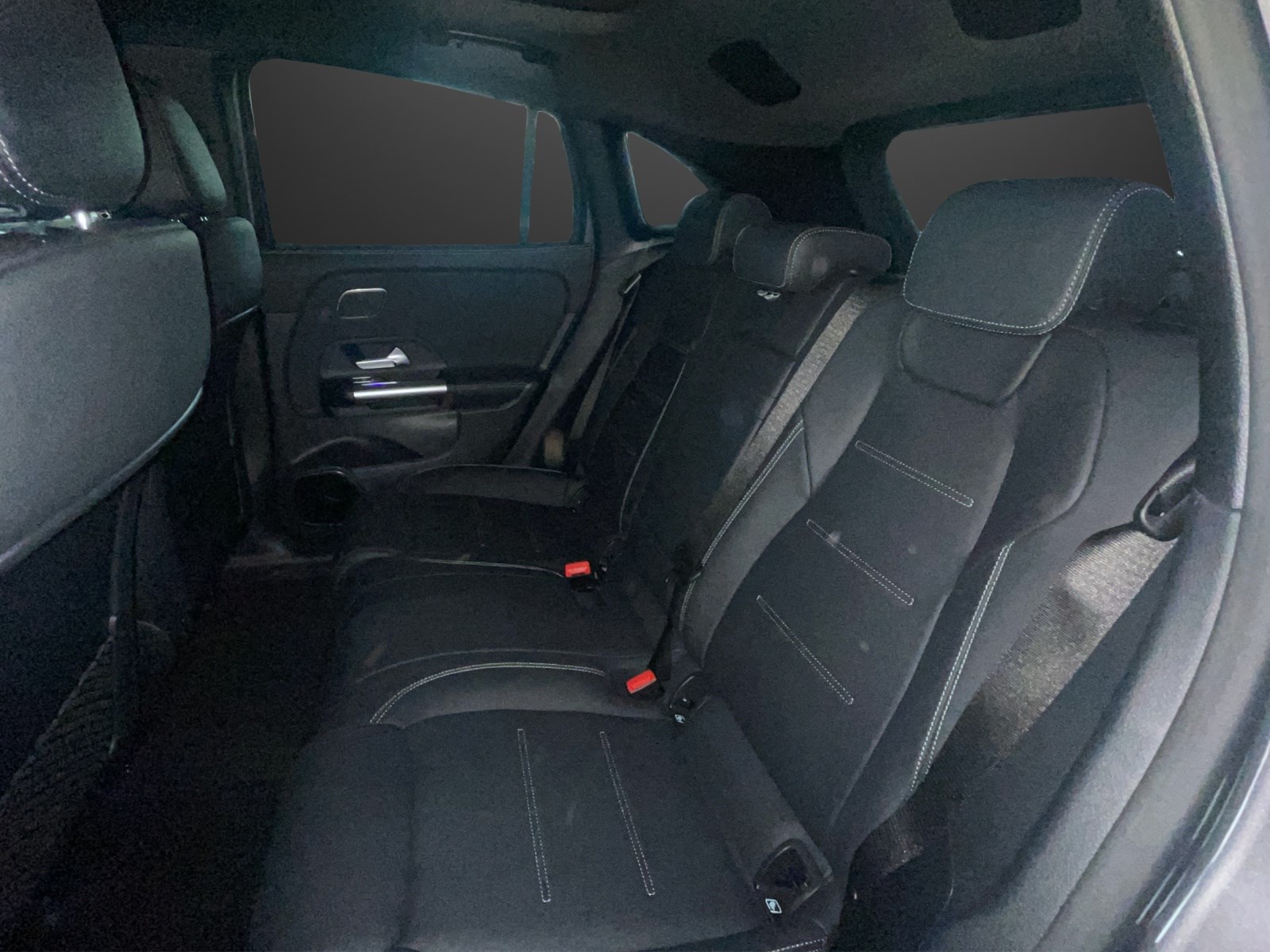MERCEDES-BENZ EQA 250 AMG Line-image-7