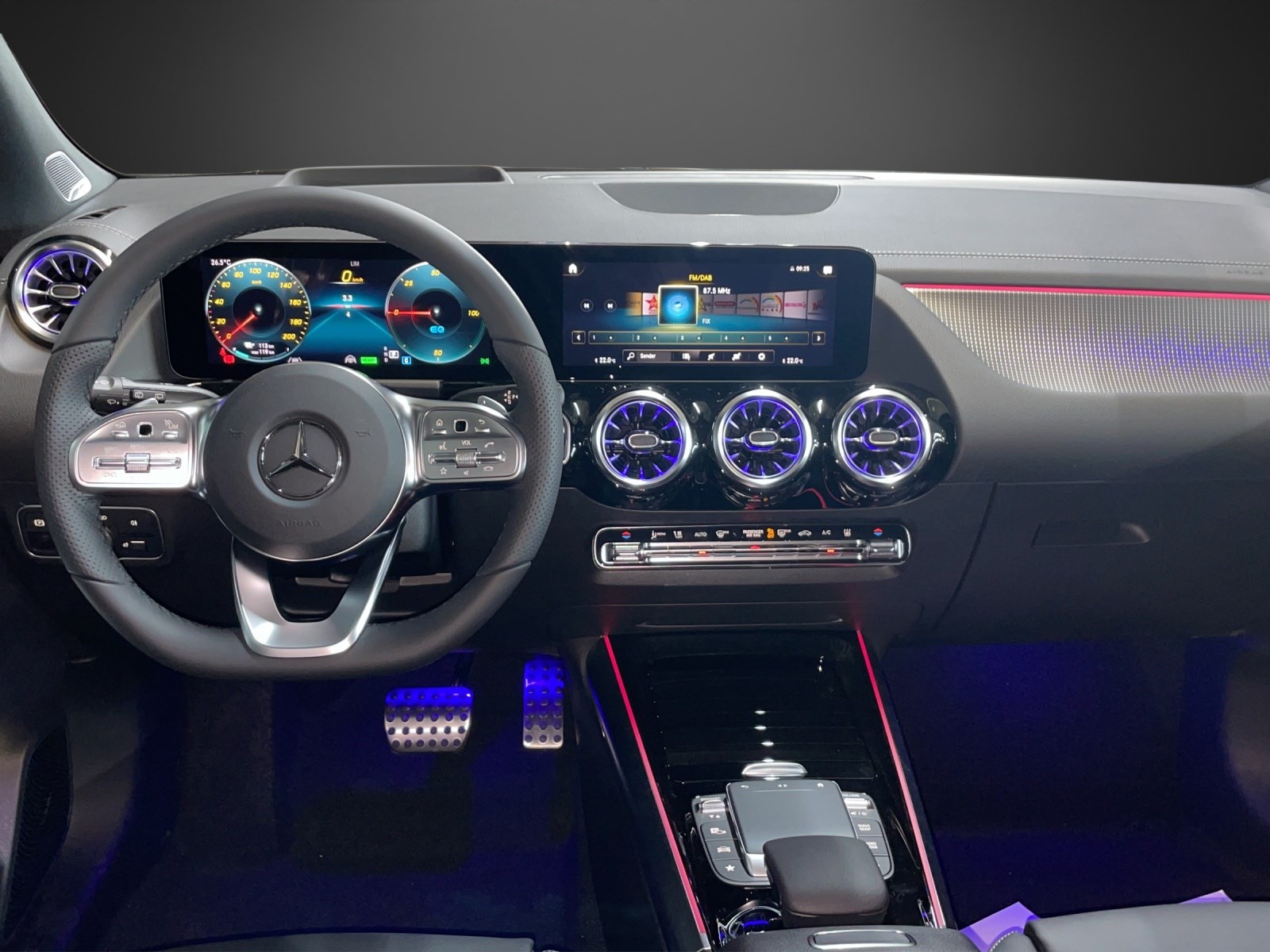 MERCEDES-BENZ EQA 250 AMG Line-image-8