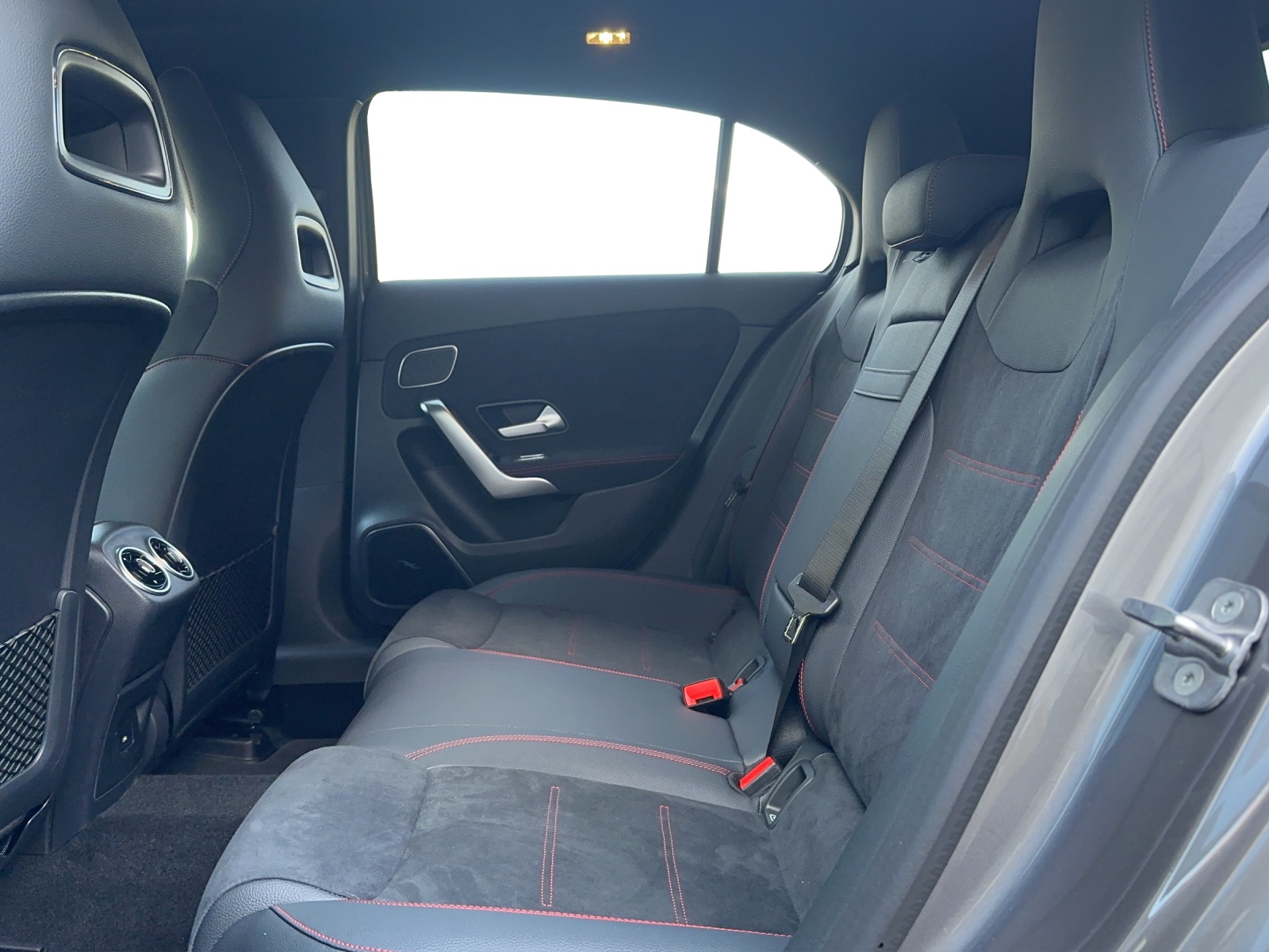 MERCEDES-BENZ A 250 4Matic 8G-DCT-image-17