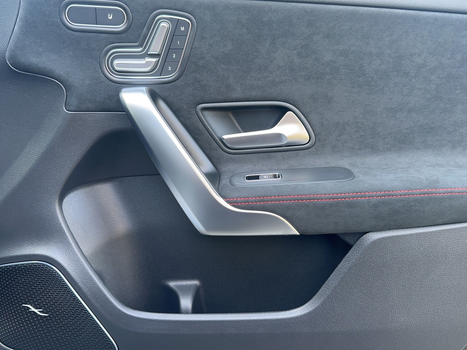 MERCEDES-BENZ A 250 4Matic 8G-DCT-image-15