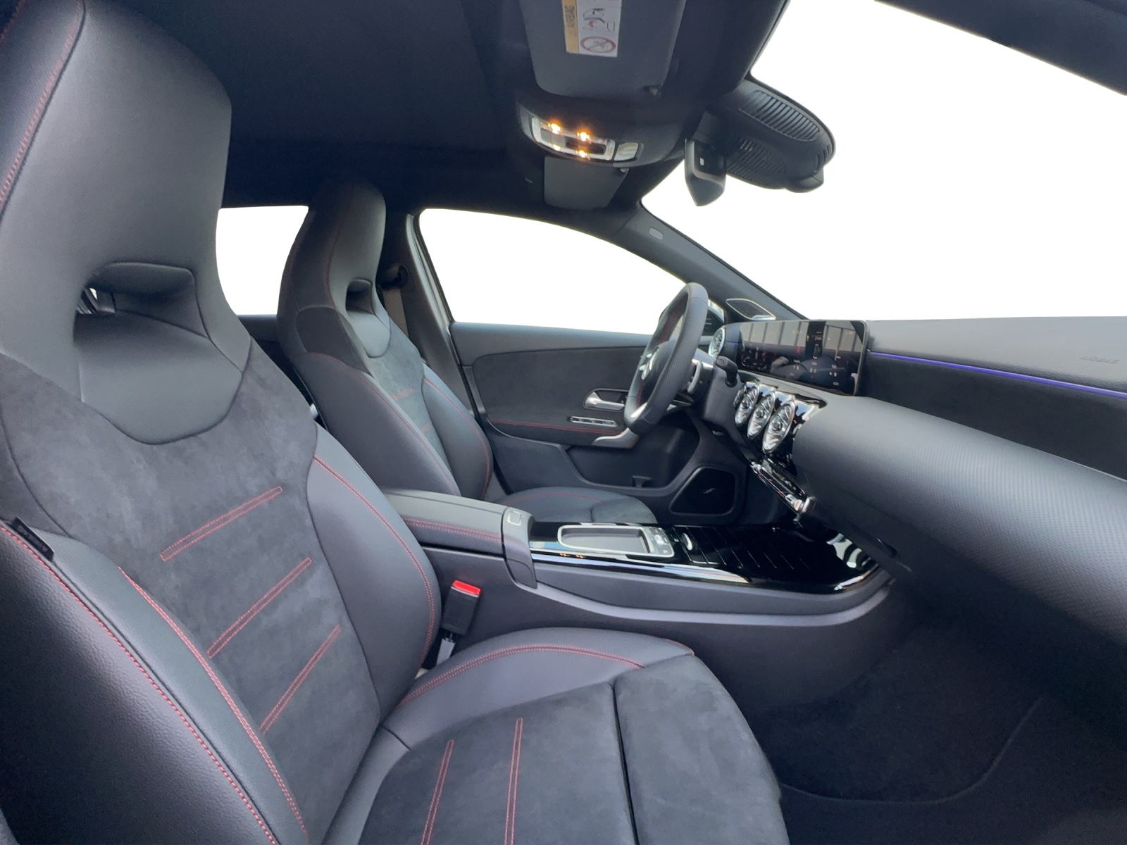 MERCEDES-BENZ A 250 4Matic 8G-DCT-image-16
