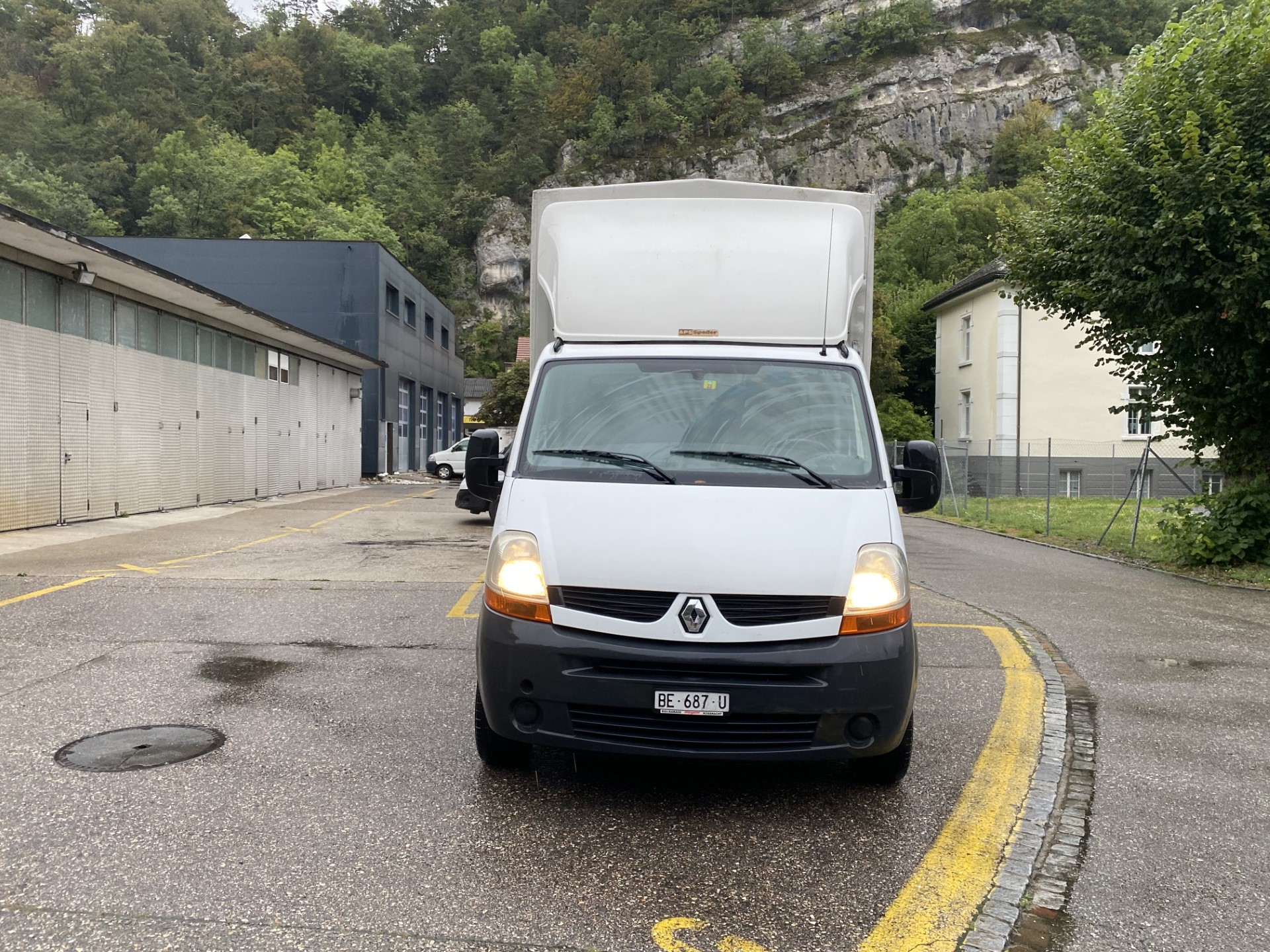 RENAULT Master T35 2.5dCi L2H1-image-1