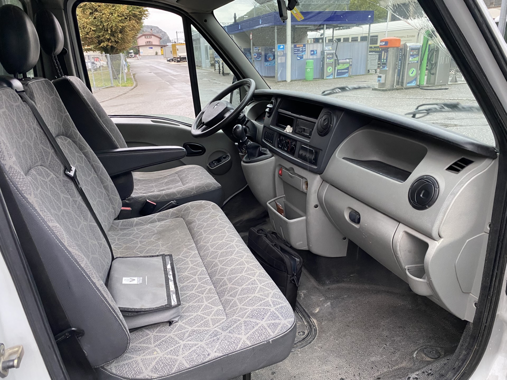 RENAULT Master T35 2.5dCi L2H1-image-9