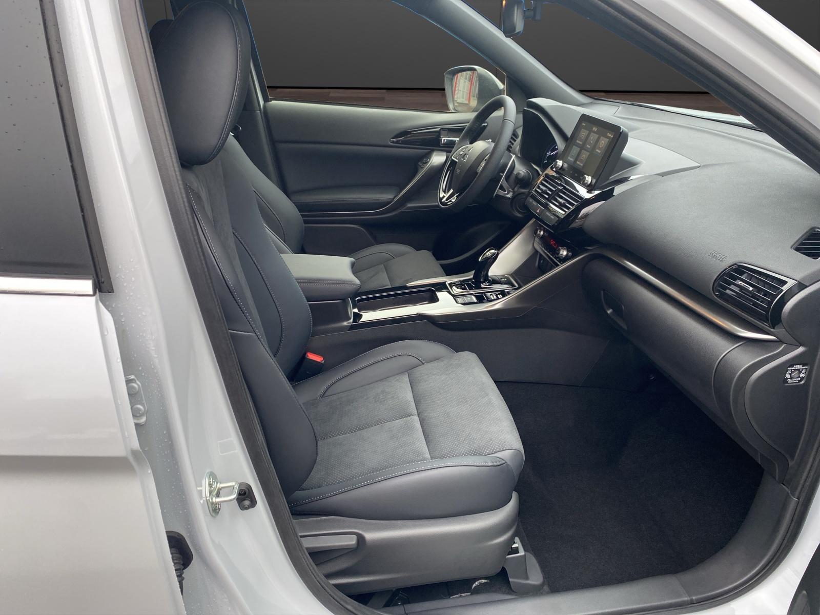 MITSUBISHI Eclipse Cross 2.4 PHEV Blackline 4x4-image-13