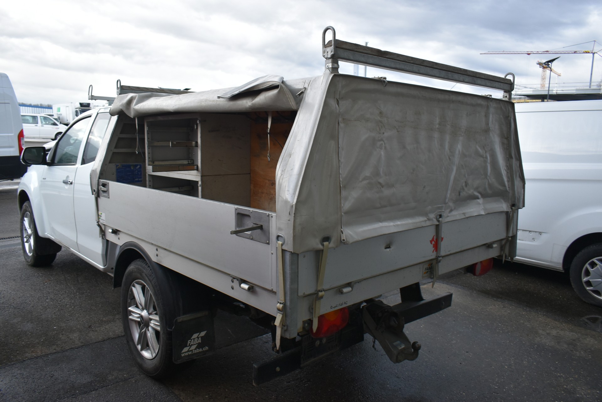 ISUZU D-MAX 1.9 SpaceCab Solar 4x4 A-image-7