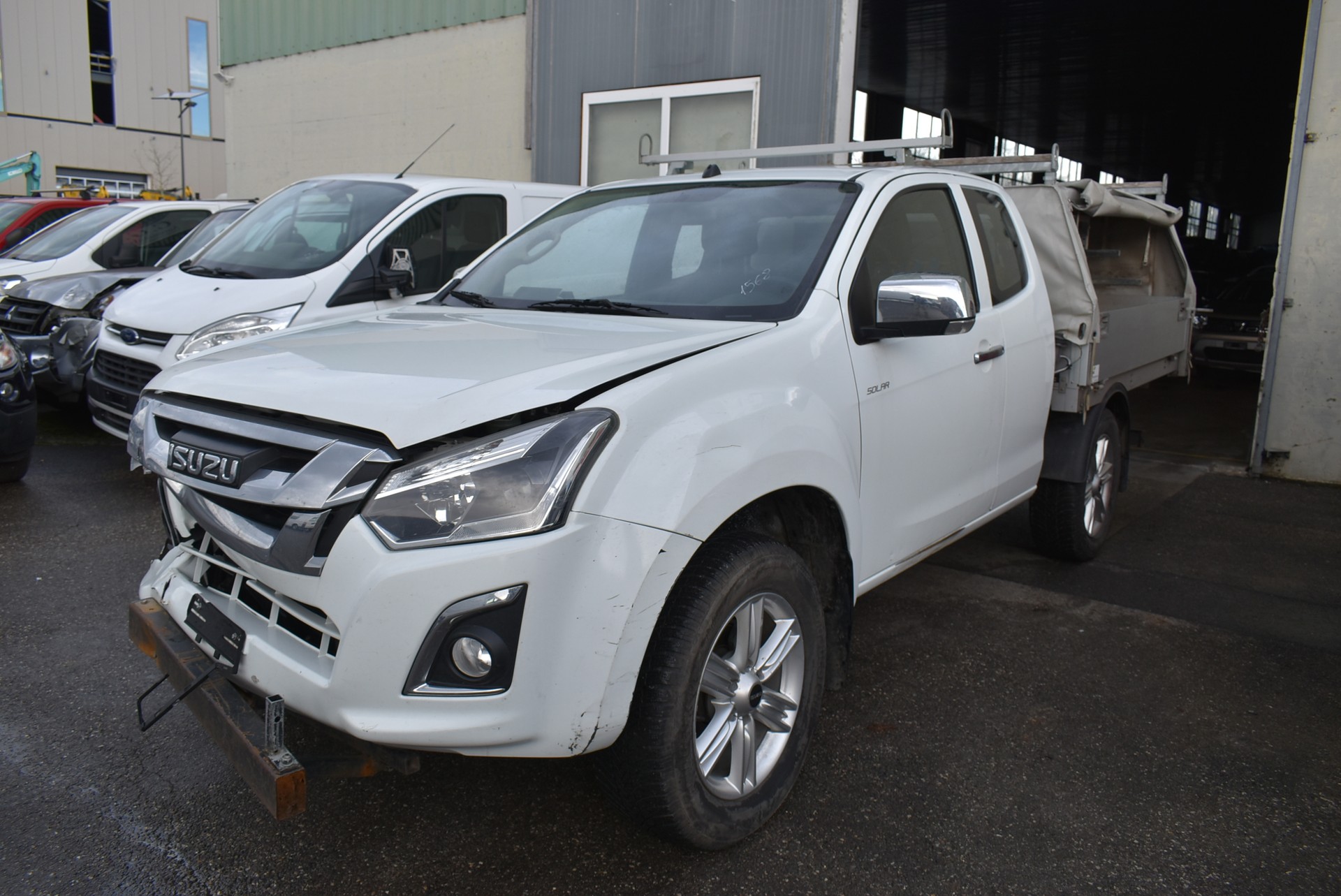 ISUZU D-MAX 1.9 SpaceCab Solar 4x4 A-image-3