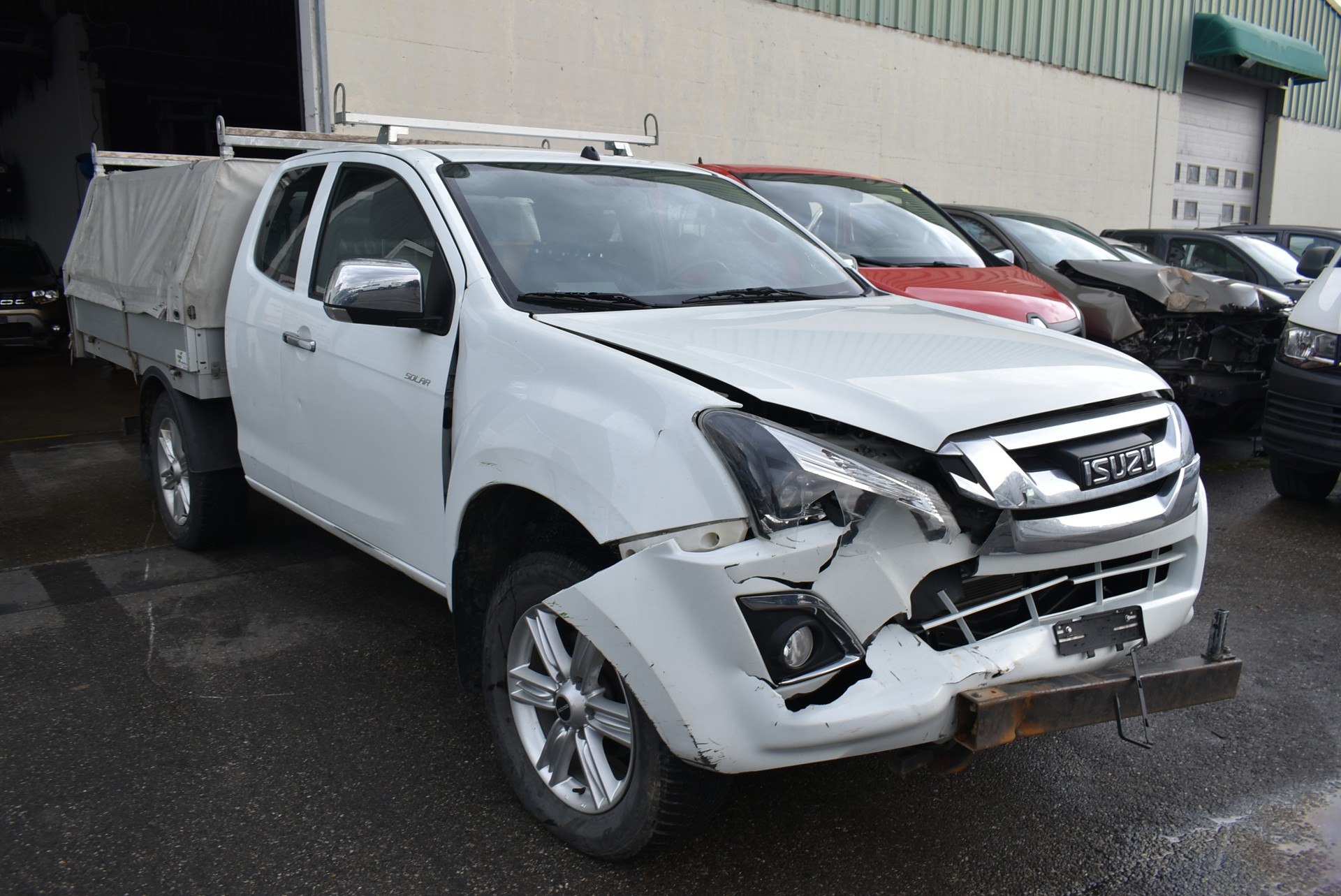 ISUZU D-MAX 1.9 SpaceCab Solar 4x4 A-image-4