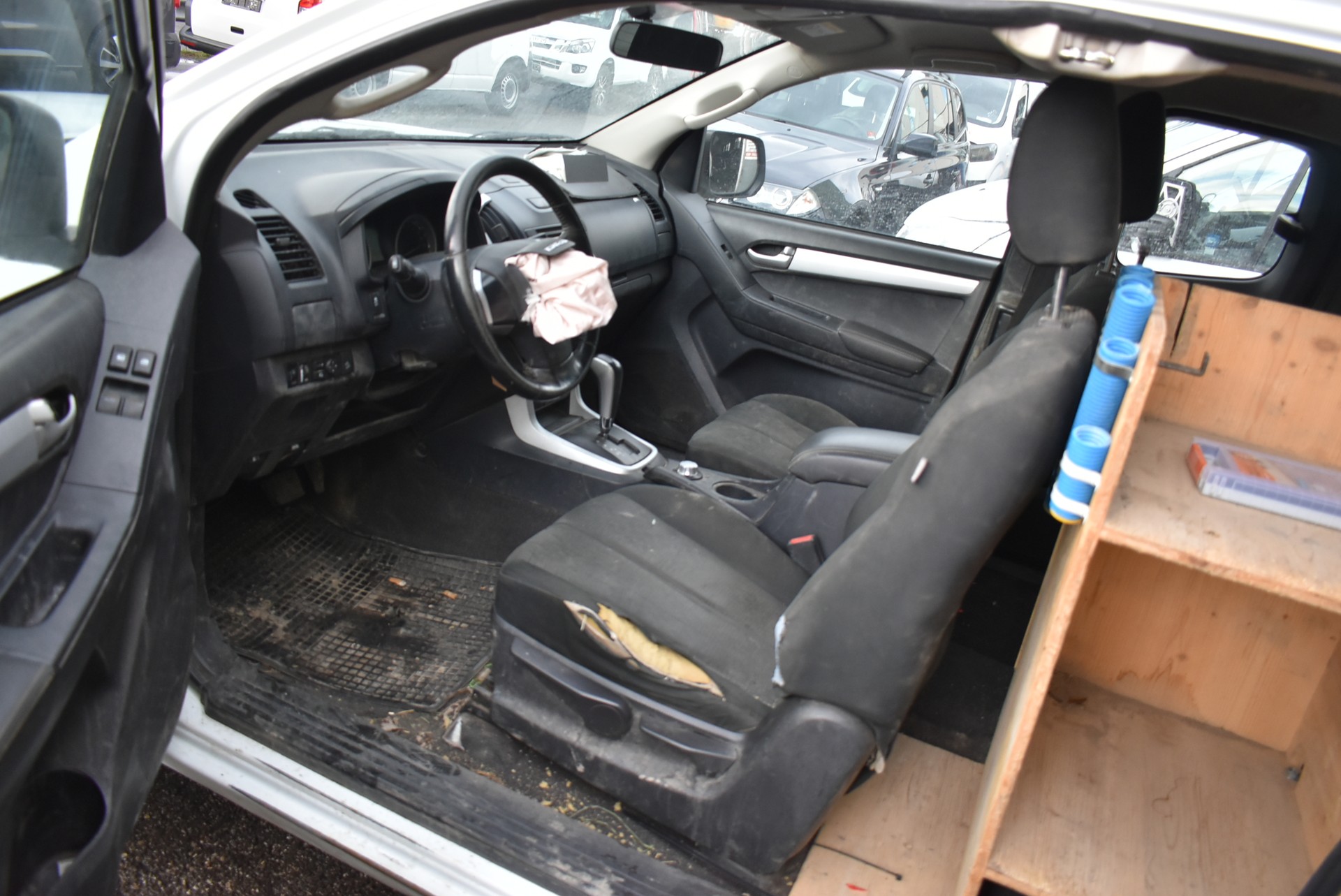 ISUZU D-MAX 1.9 SpaceCab Solar 4x4 A-image-2