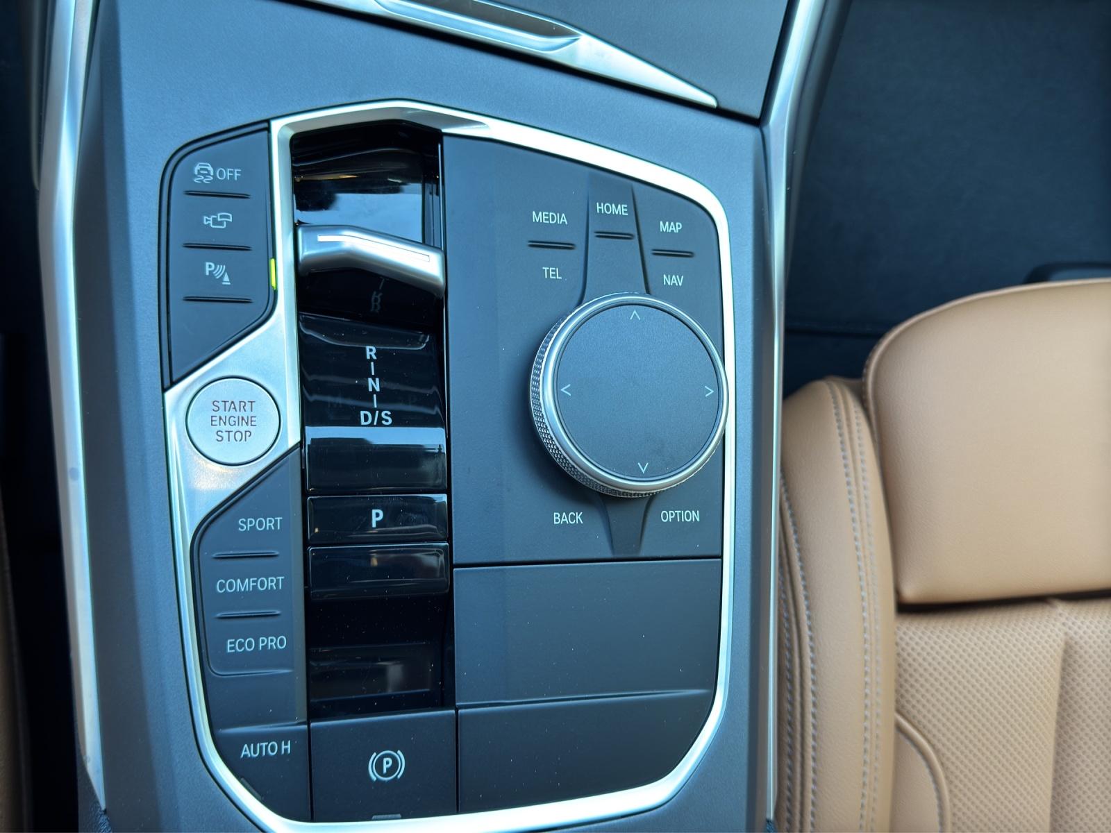 BMW 320d xDrive Touring-image-19
