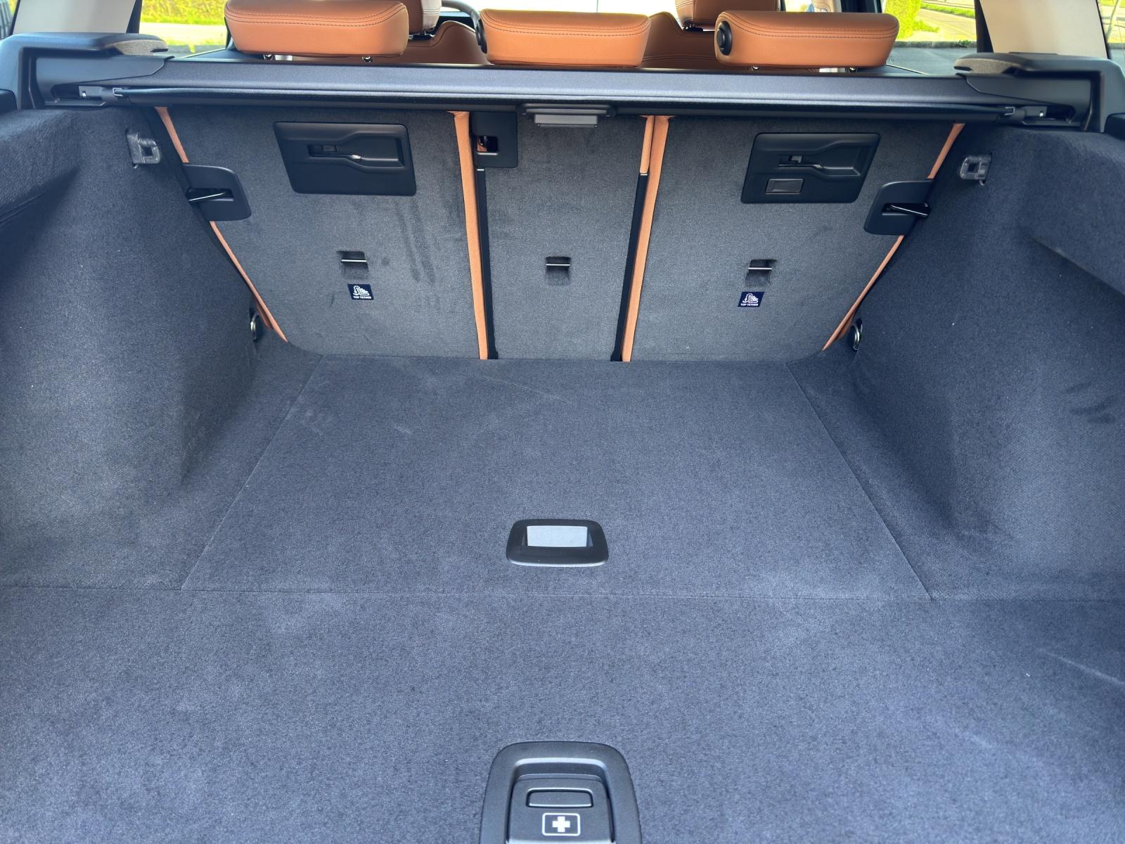 BMW 320d xDrive Touring-image-15