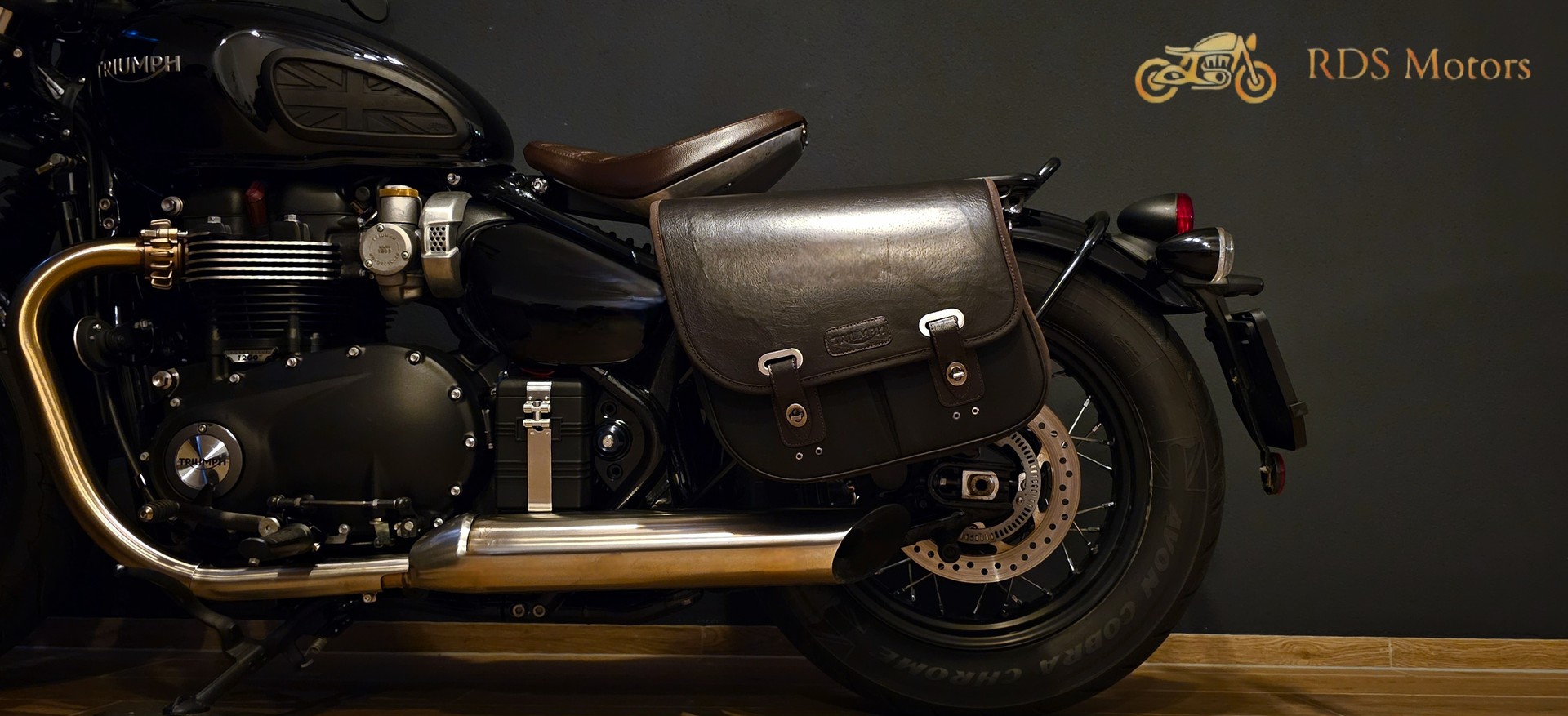 TRIUMPH Bonneville 1200 Bobber Black-image-10
