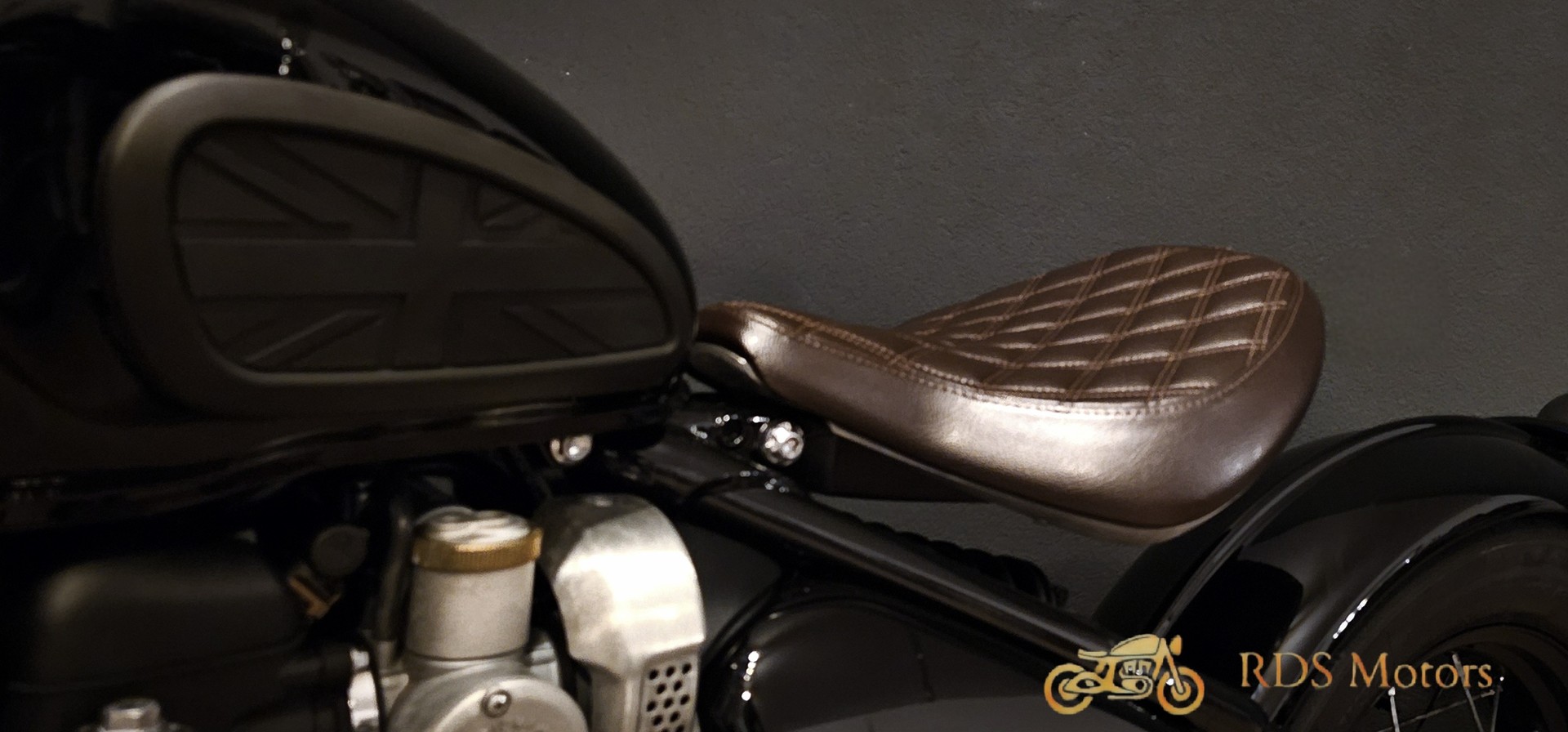 TRIUMPH Bonneville 1200 Bobber Black-image-6