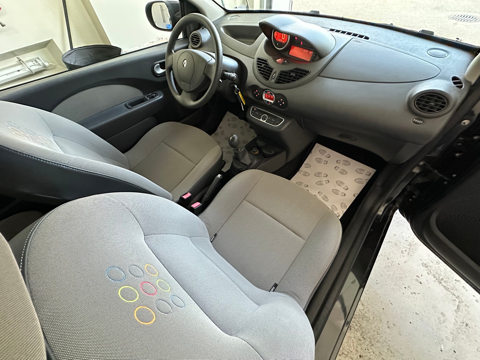 RENAULT Twingo 1.2 Expression-image-9